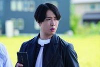 キャスト陣も絶賛！宮舘涼太、キーマン・北斗役で圧倒的存在感！『火喰鳥を、喰う』新カット&コメント解禁